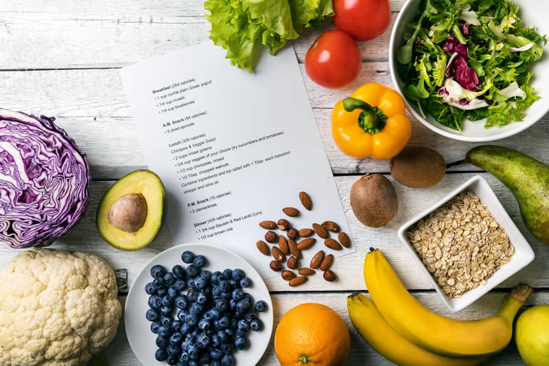 Benefits of Hiring a Nutrition Coach to Reach Your Fitness Goals